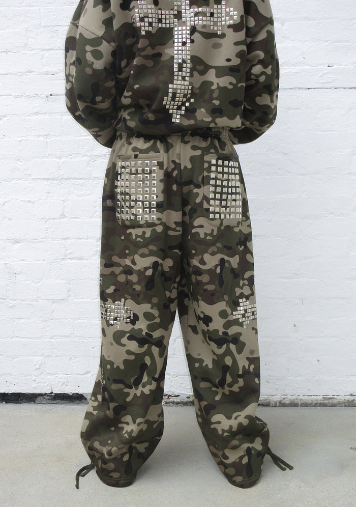 FAITHFUL STUDDED OVERSIZED SWEATPANTS CAMO