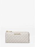 Michael Kors - Jet Set Travel Large Logo Quarter-Zip Wallet | Cartera para Dama