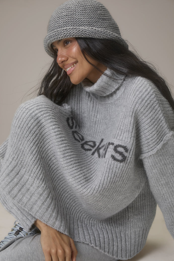 Model is 5'9 and wears size S.
