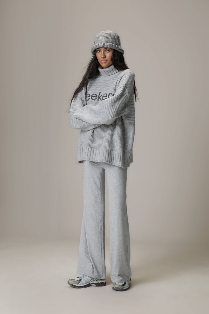 Model is 5'9 and wears size S.