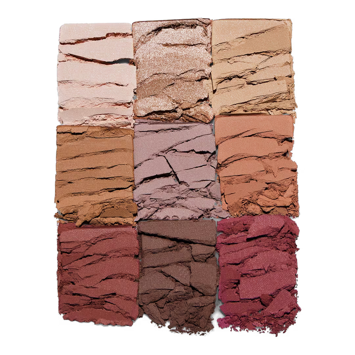 Modern Renaissance Mini Eyeshadow Palette abierta con sombras neutras y berry