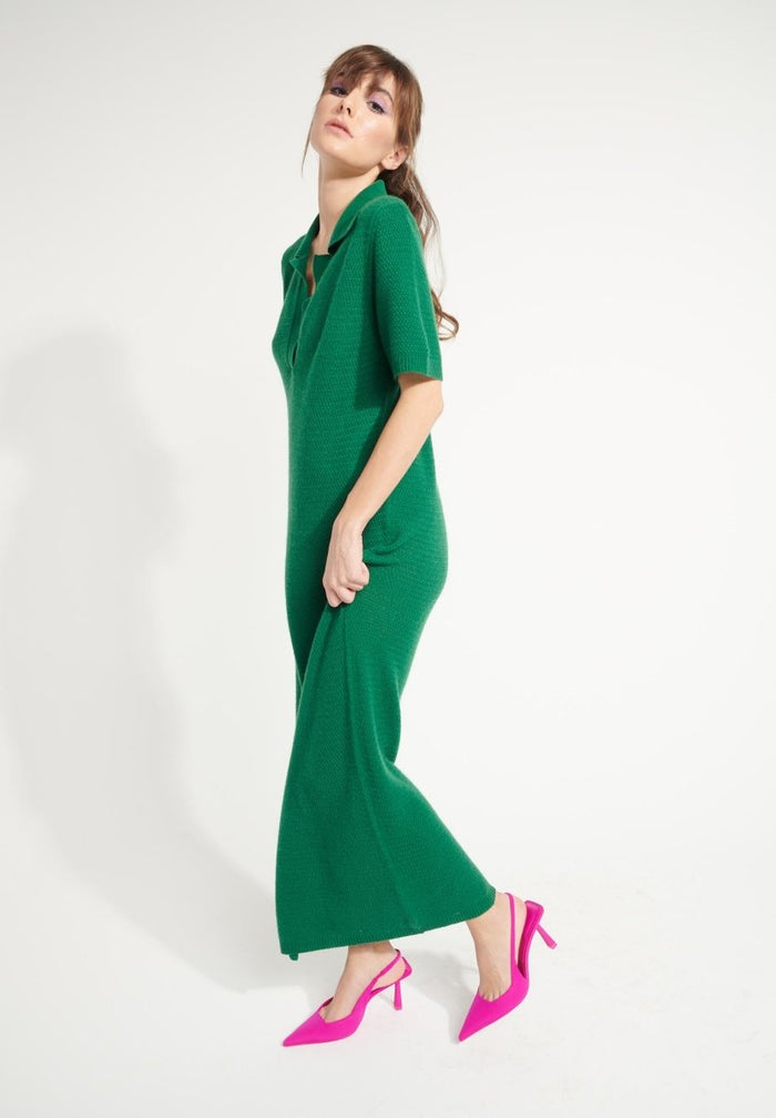 AVA 18 Longue robe col polo en cachemire à maille pointelle vert émeraude