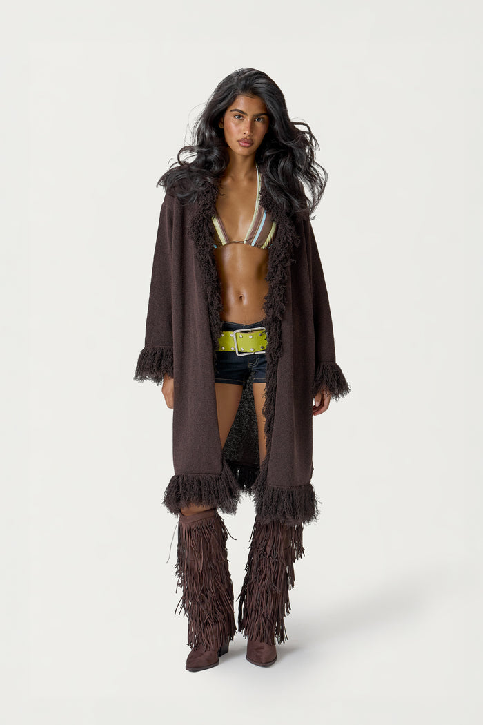 Model's height is 5'9" and wears a size s.