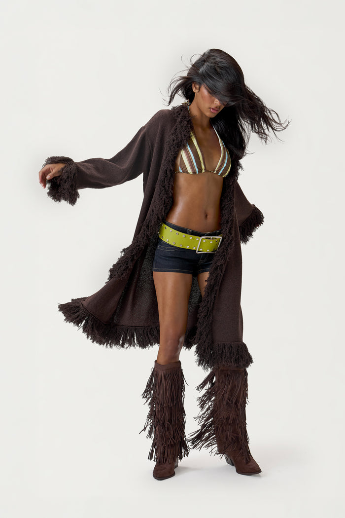 Model's height is 5'9" and wears a size s.