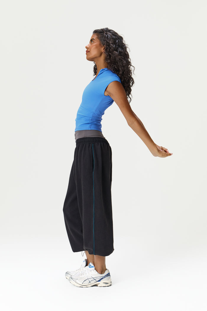 Model is 5'9" and wears a size S.