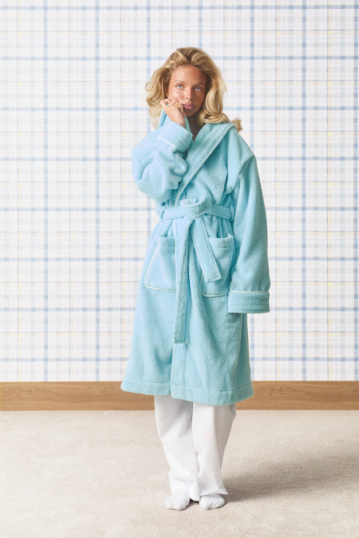 Model's height is 5'9" and wears  a size XS/S.