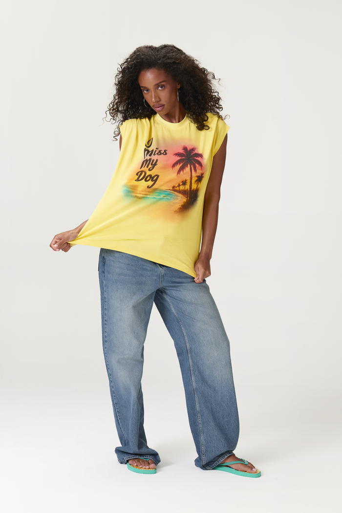 Model's height is 5'9" and wears a size S.