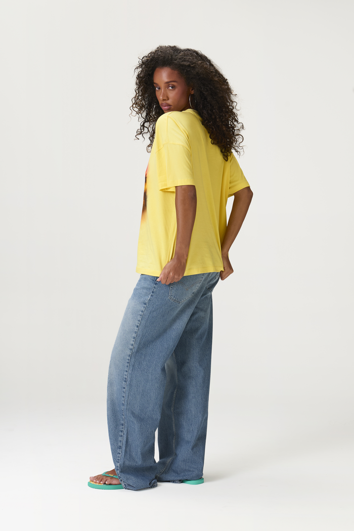 Model's height is 5'9" and wears a size S.