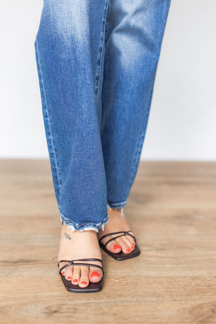 The On the Move Straight Jeans - One Eleven Olive Boutique